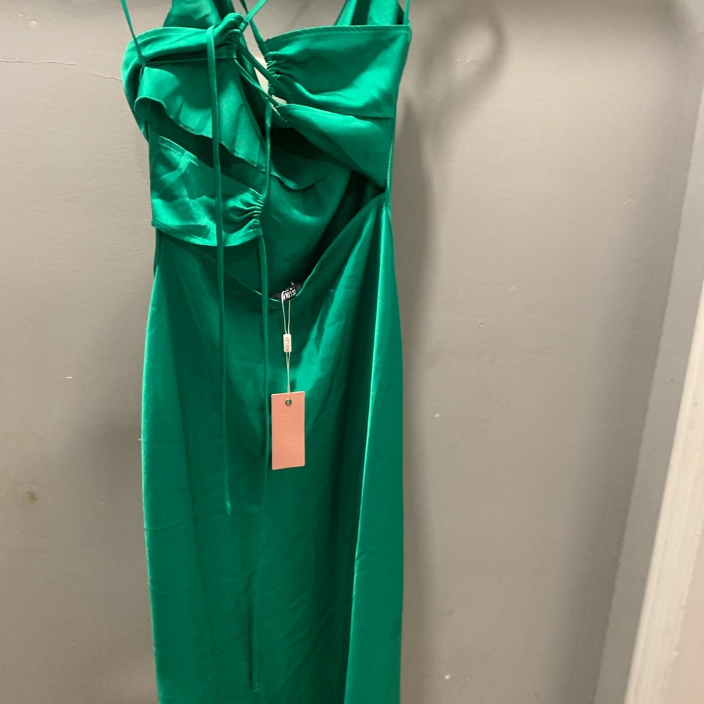 Miss Lola  Elegant Green Evening Dress - Picture 2 of 7